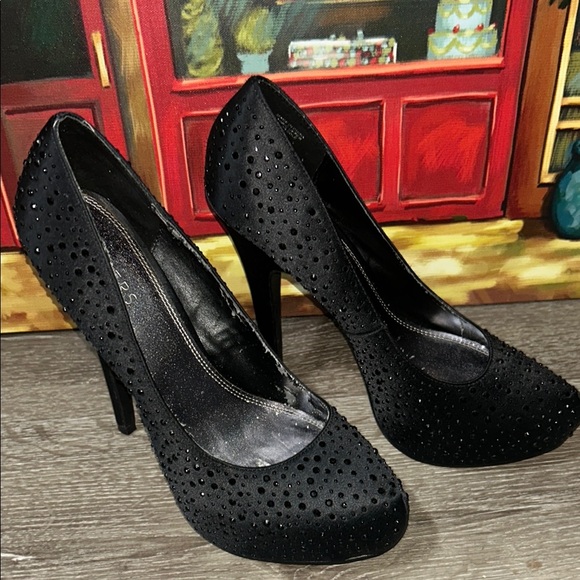 Bakers Black Glitter Platform Heels - Picture 3 of 12